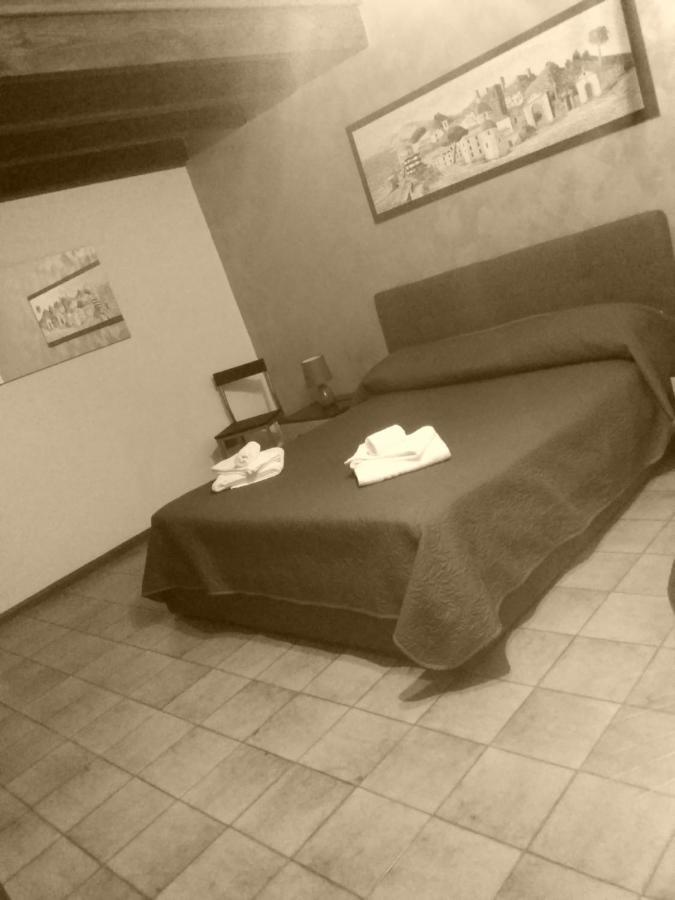 Su Casciu Bed and Breakfast Bosa Eksteriør billede