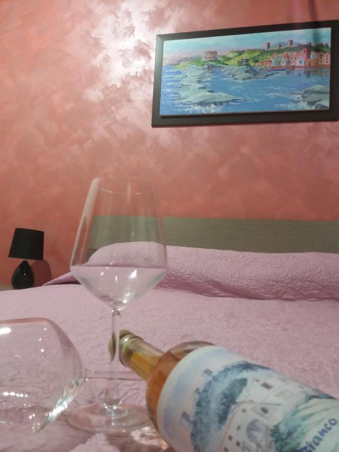 Su Casciu Bed and Breakfast Bosa Eksteriør billede